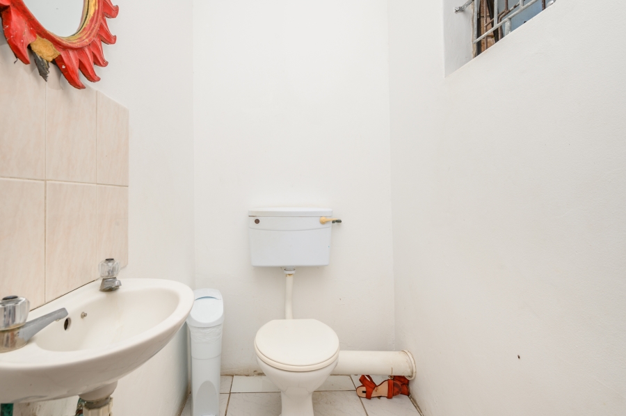 15 Bedroom Property for Sale in Summerstrand Eastern Cape